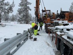 This week’s photo shows guardrail installation occurring at the Gribbling Rd Bridge